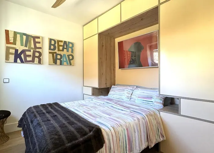 Exclusivo Y Acogedor Piso Con Encanto En Plaza Chueca, Con Aire Acondicionado Y Calefaccion